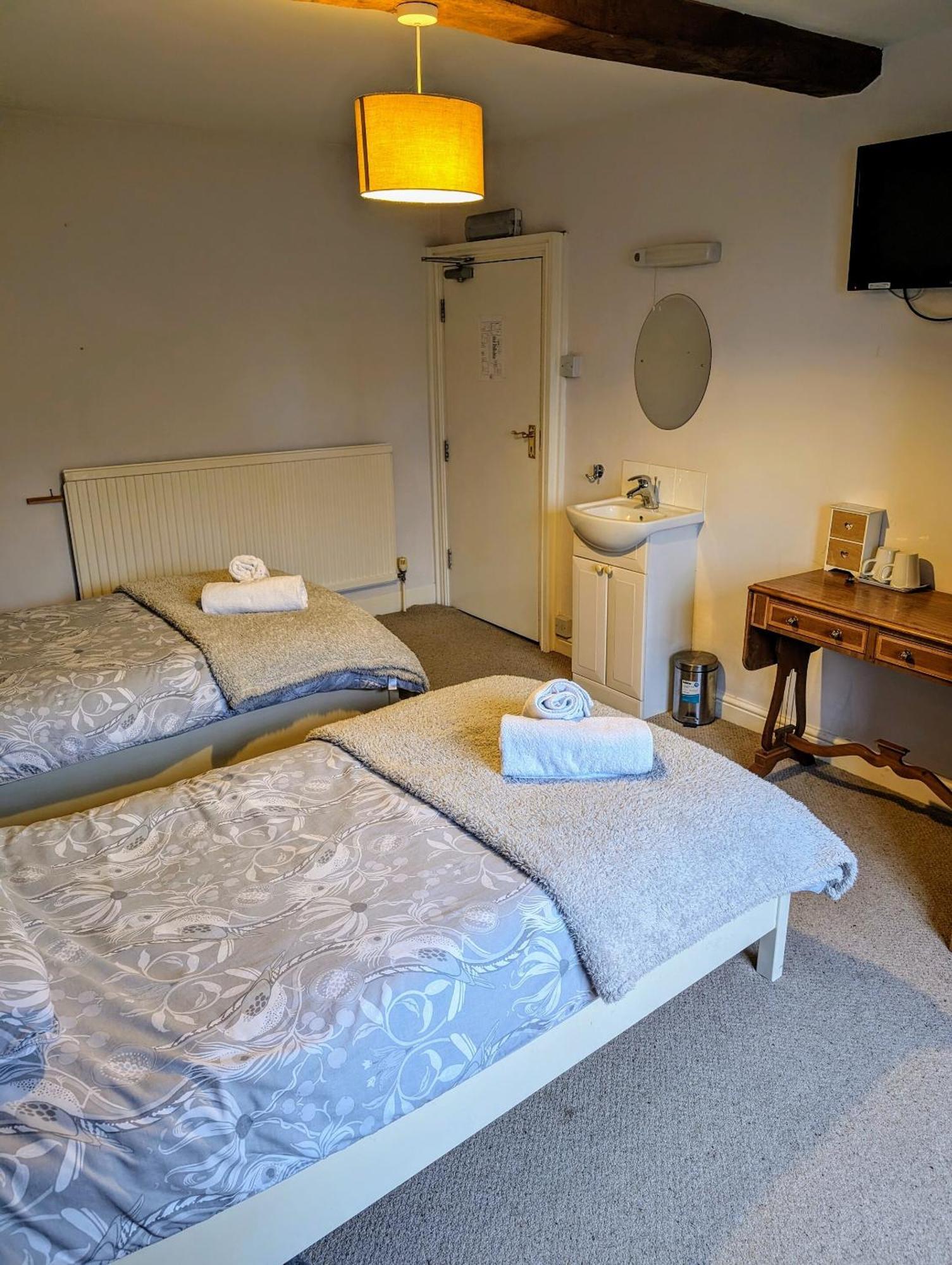 เดอะ บาร์โทโลมิว อาร์ม Bed & Breakfast Maidford ภายนอก รูปภาพ