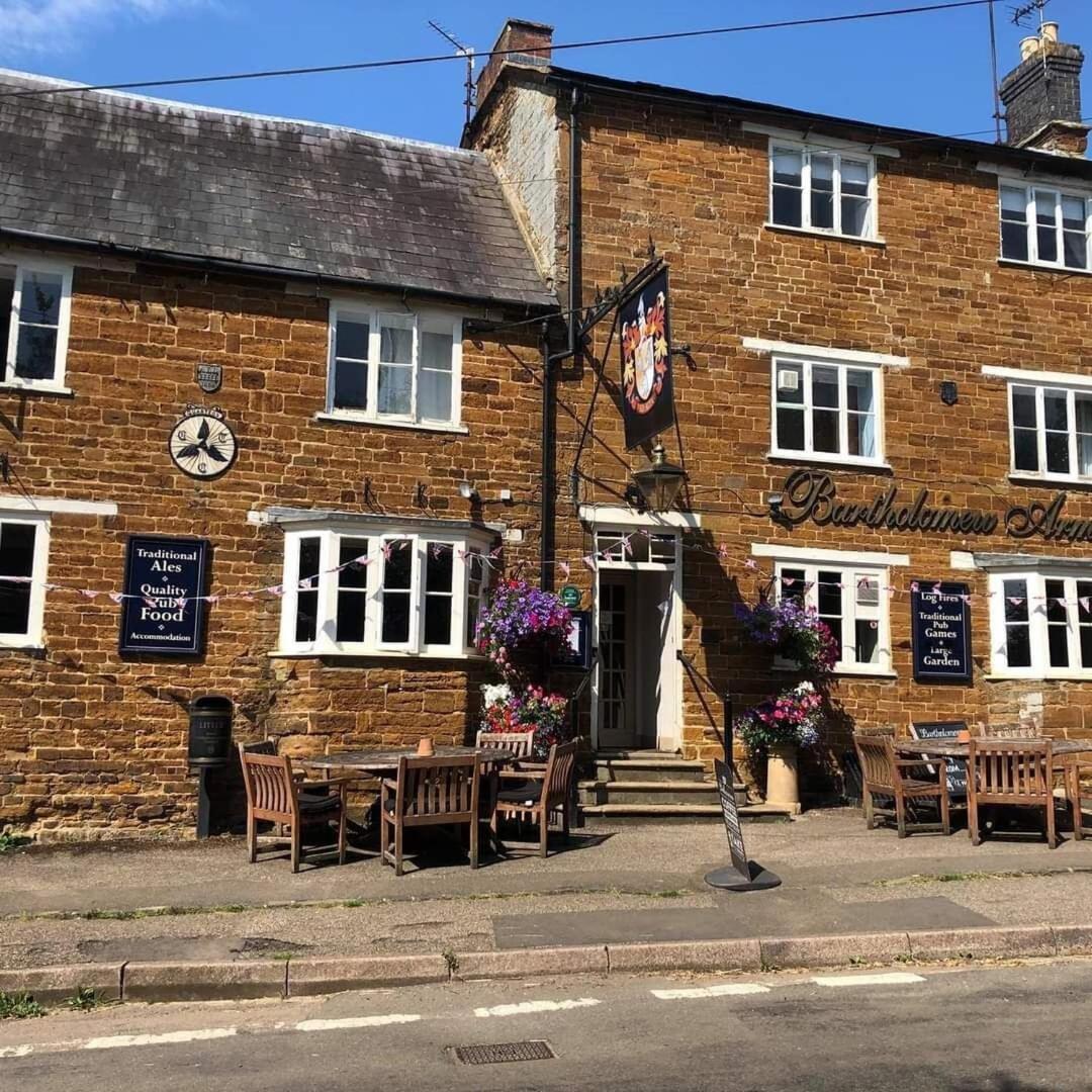 เดอะ บาร์โทโลมิว อาร์ม Bed & Breakfast Maidford ภายนอก รูปภาพ